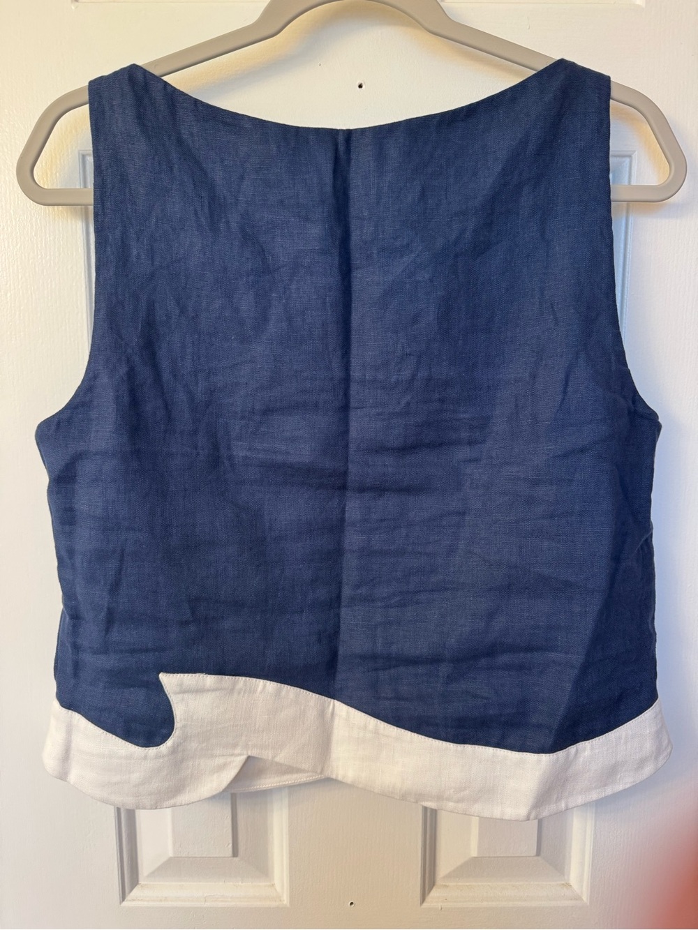 STAUD Navy Linen Tank with White Scalloped Hem - Picture 2 of 3